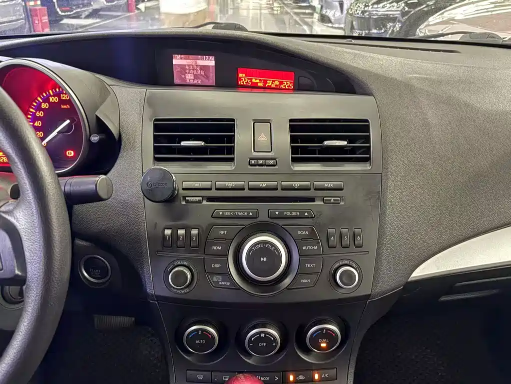 Mazda 3 Xingcheng — миниатюра 10