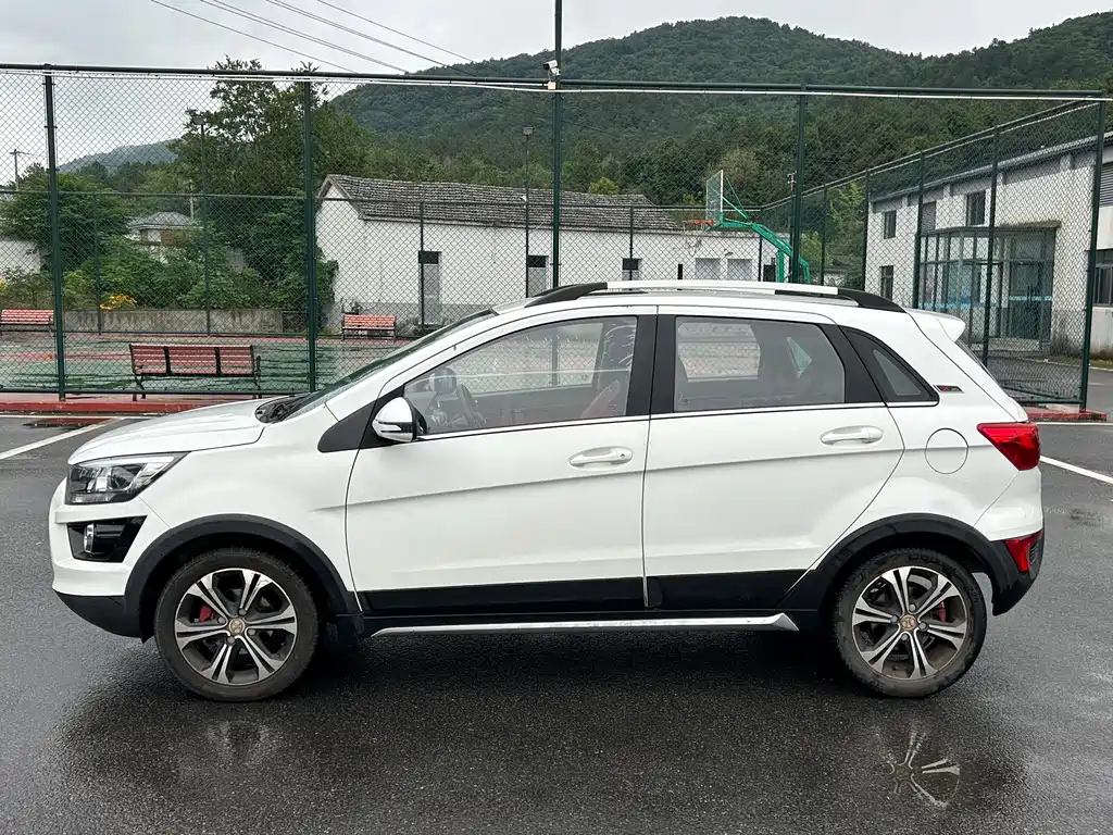 BAIC X25 2015 1.5L MT Elite