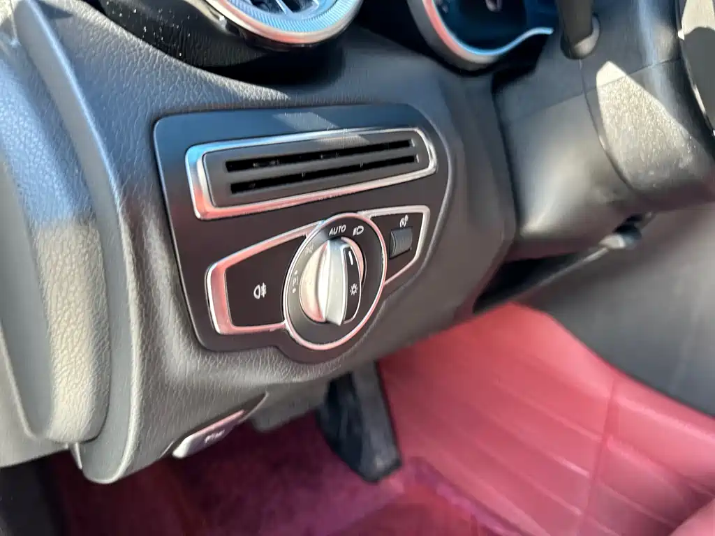 Mercedes-Benz C-Class — миниатюра 13