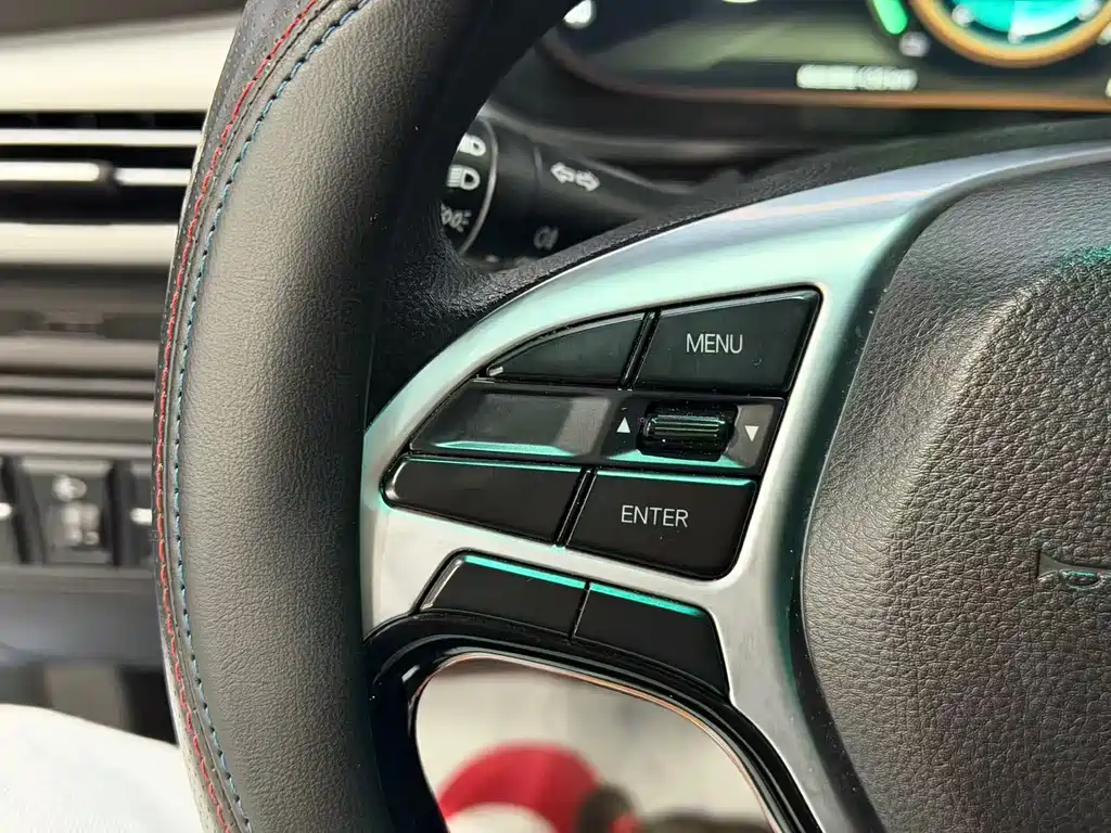 BAIC EX3 — миниатюра 9