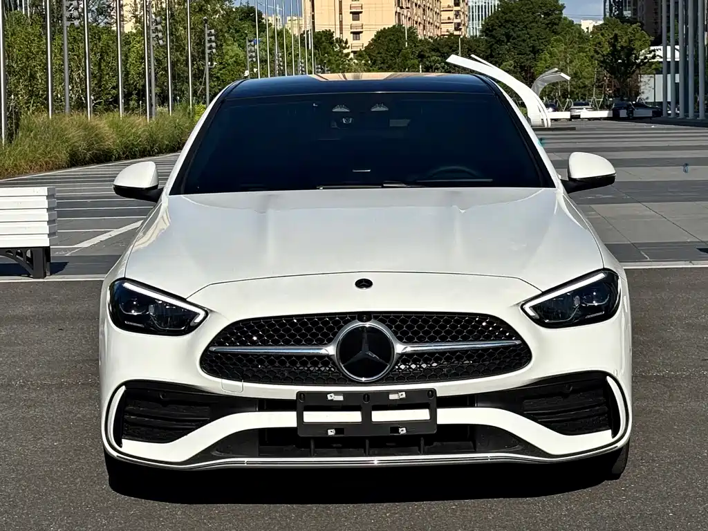 Mercedes-Benz C-Class — миниатюра 2
