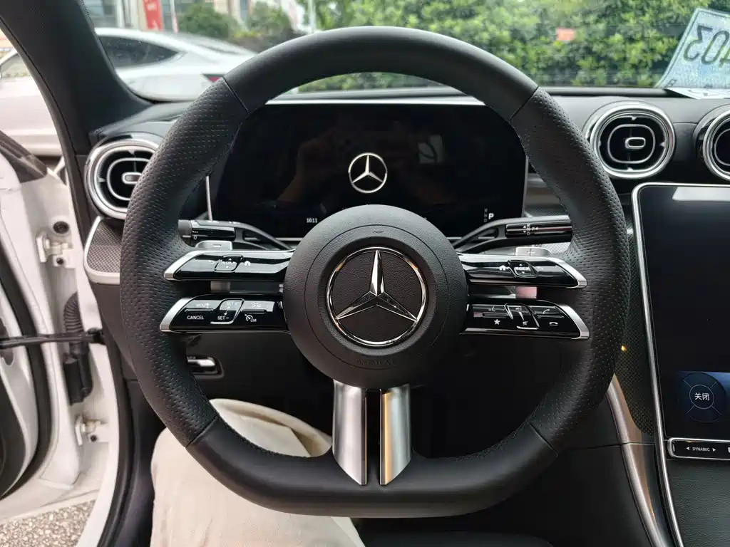 Mercedes-Benz C-Class — миниатюра 6