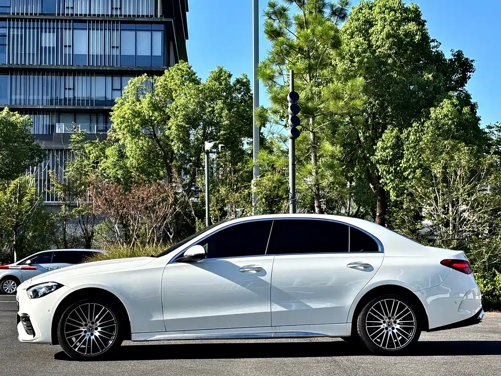 Mercedes-Benz C-Class — миниатюра 5