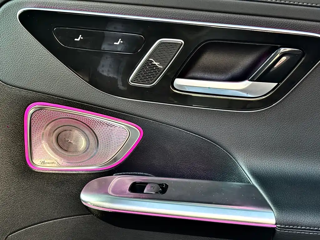 Mercedes-Benz C-Class — миниатюра 21