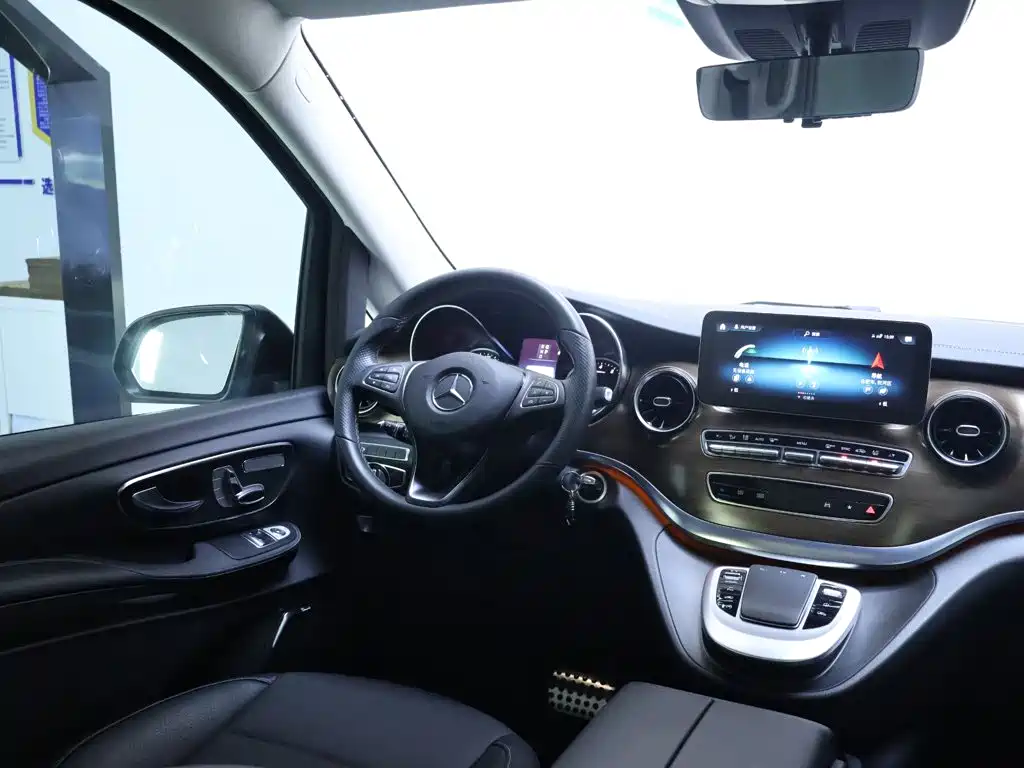 Mercedes-Benz V-Class — миниатюра 14