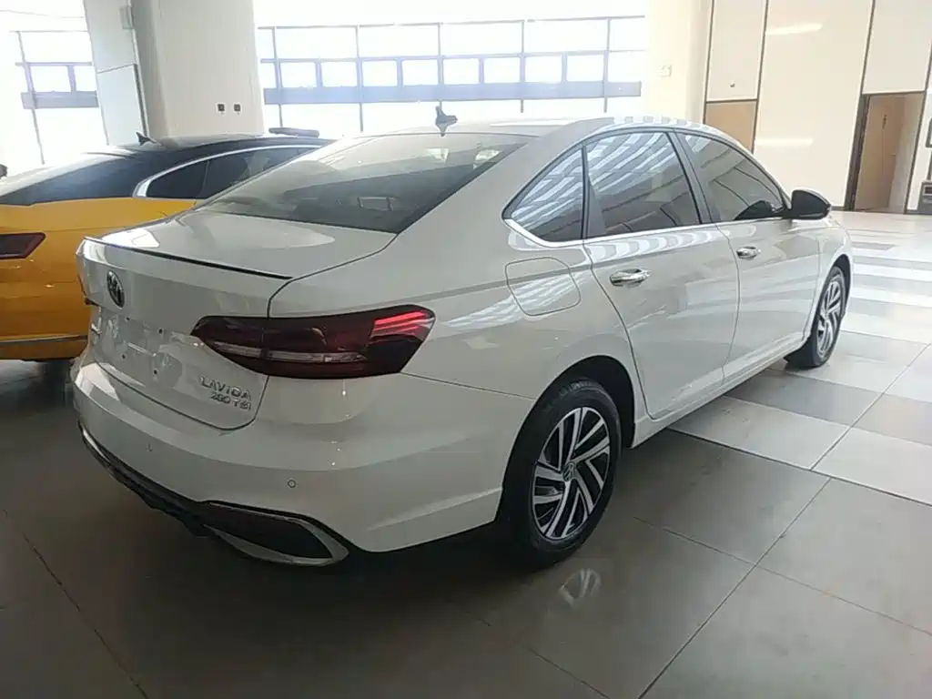 Volkswagen Lavida — миниатюра 7