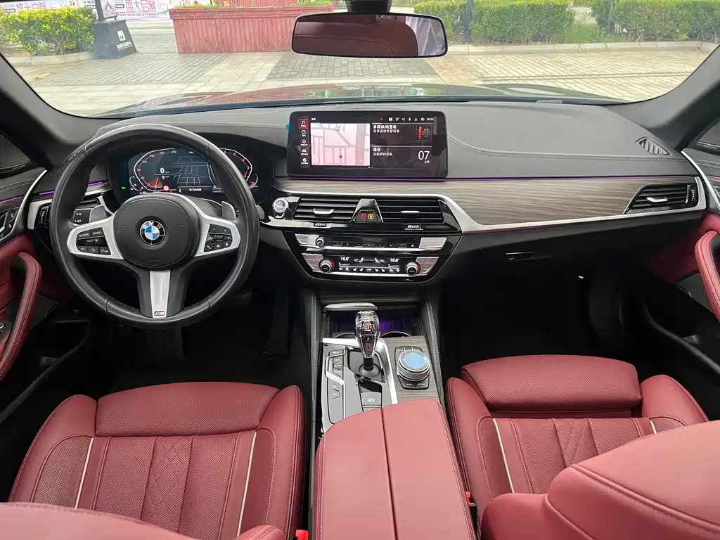 BMW 5 Series — миниатюра 7
