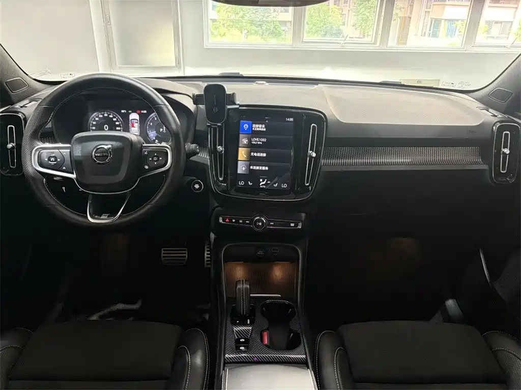 Volvo XC40 — миниатюра 6