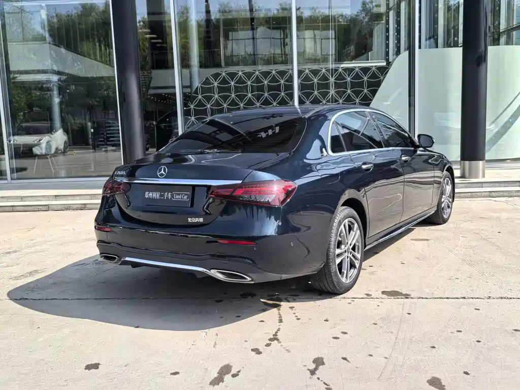 Mercedes-Benz E-Class — миниатюра 5