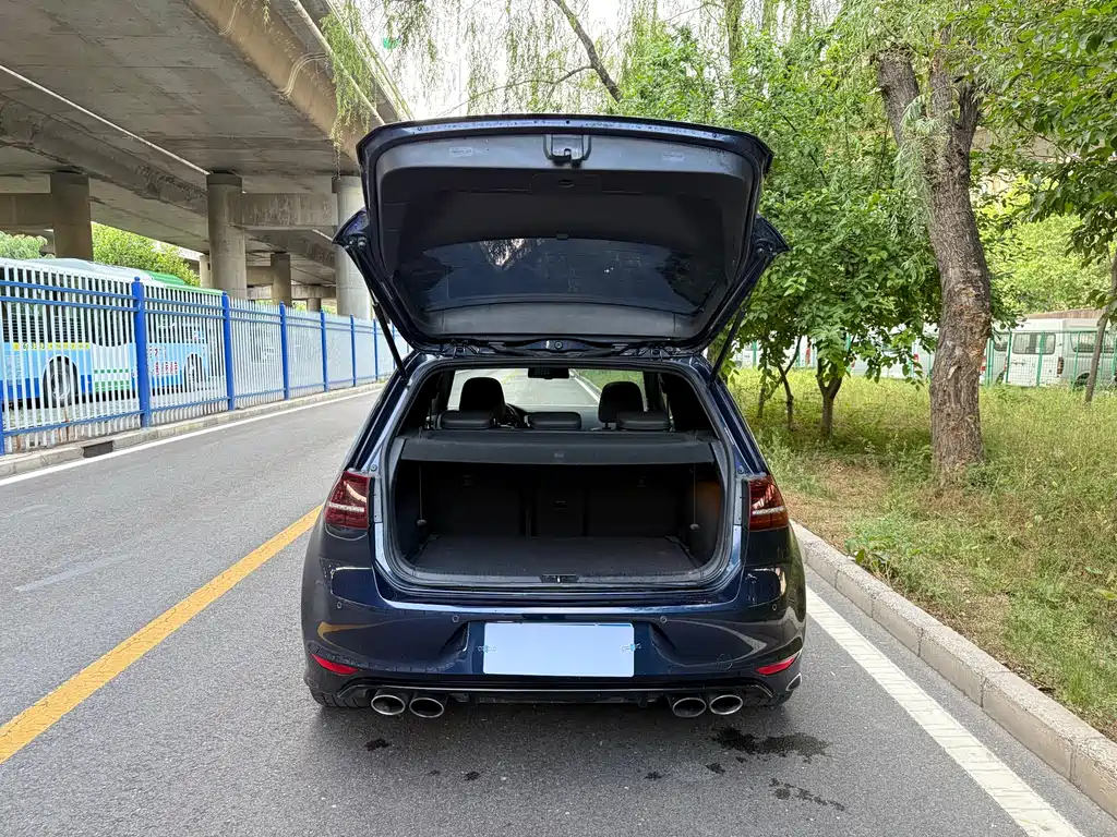 Volkswagen Golf 2015 2.0TSI R