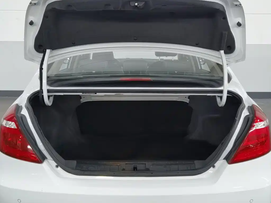 Geely Emgrand — миниатюра 16