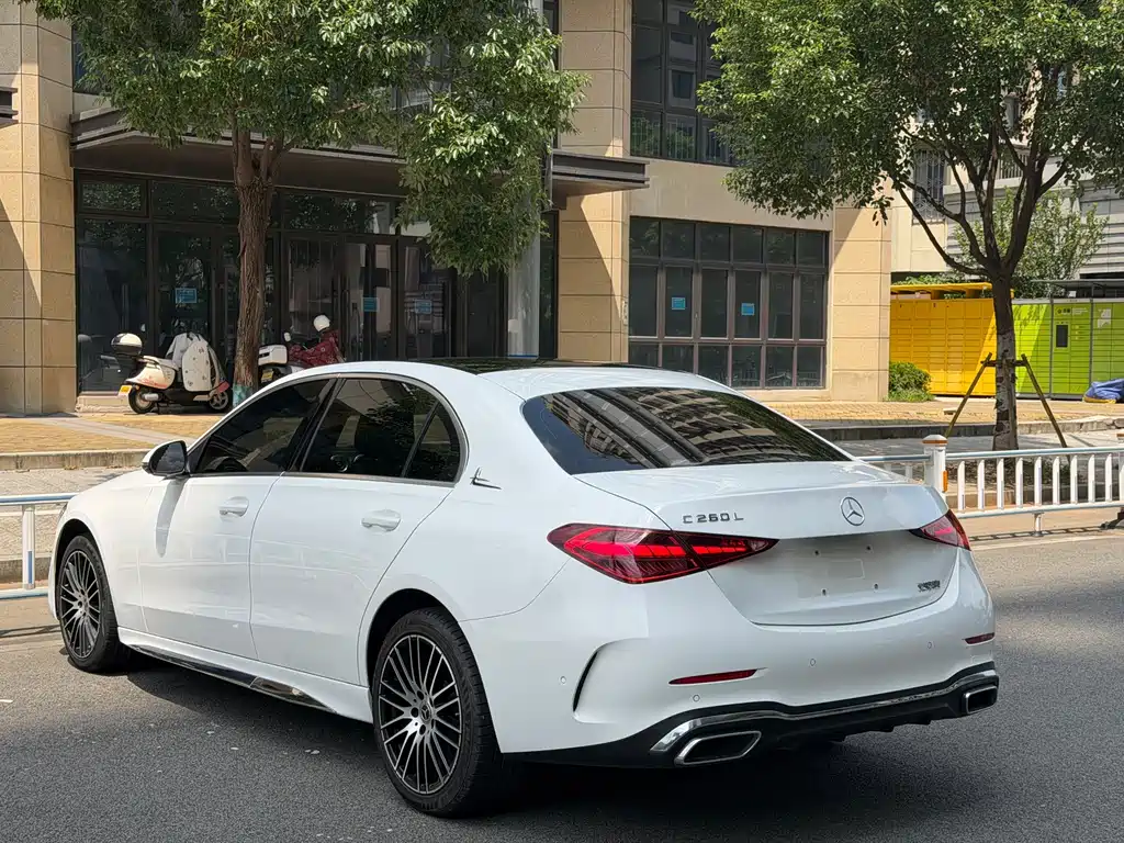Mercedes-Benz C-Class — миниатюра 15