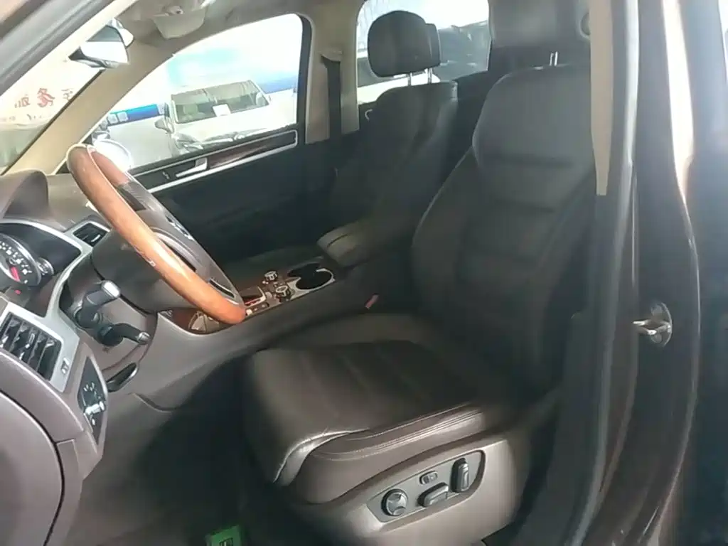 Volkswagen Touareg — миниатюра 15