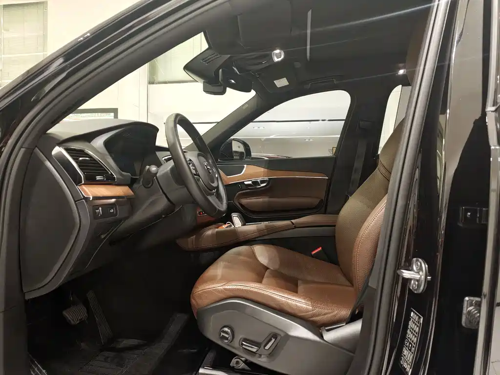 Volvo XC90 — миниатюра 4