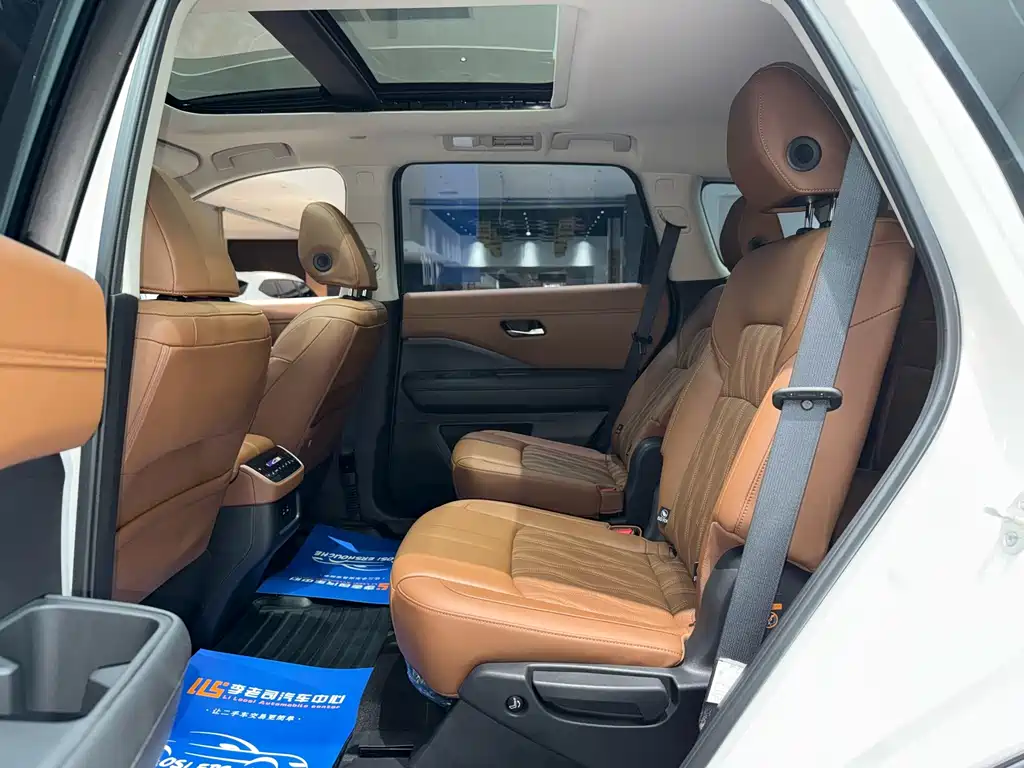 Nissan Teramont — миниатюра 9