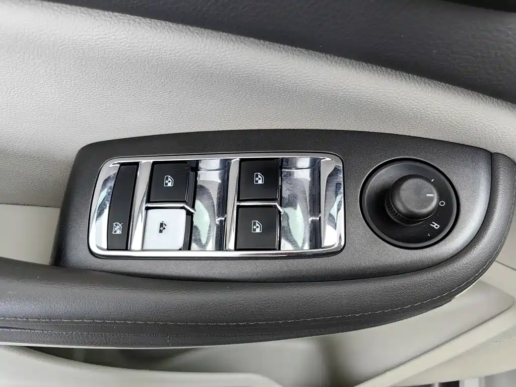Chevrolet Malibu — миниатюра 9