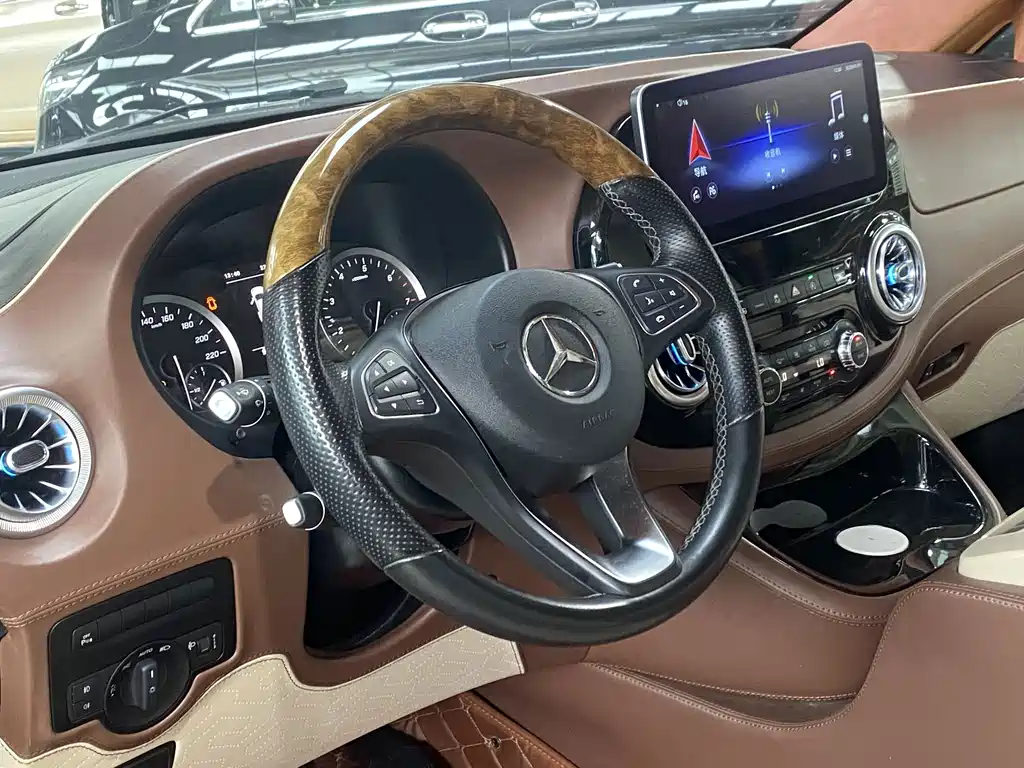Mercedes-Benz Vito — миниатюра 2