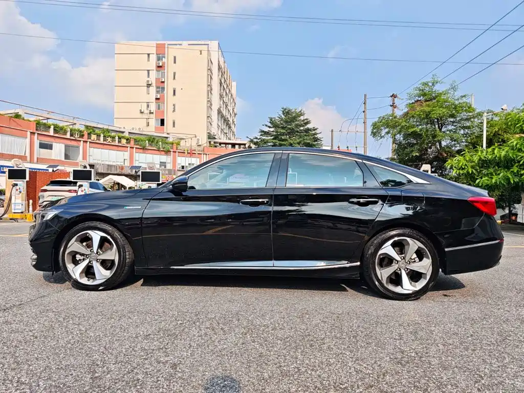 Honda Accord — миниатюра 8