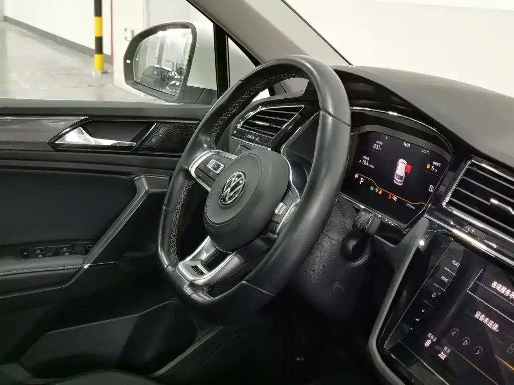 Volkswagen Tiguan L — миниатюра 22