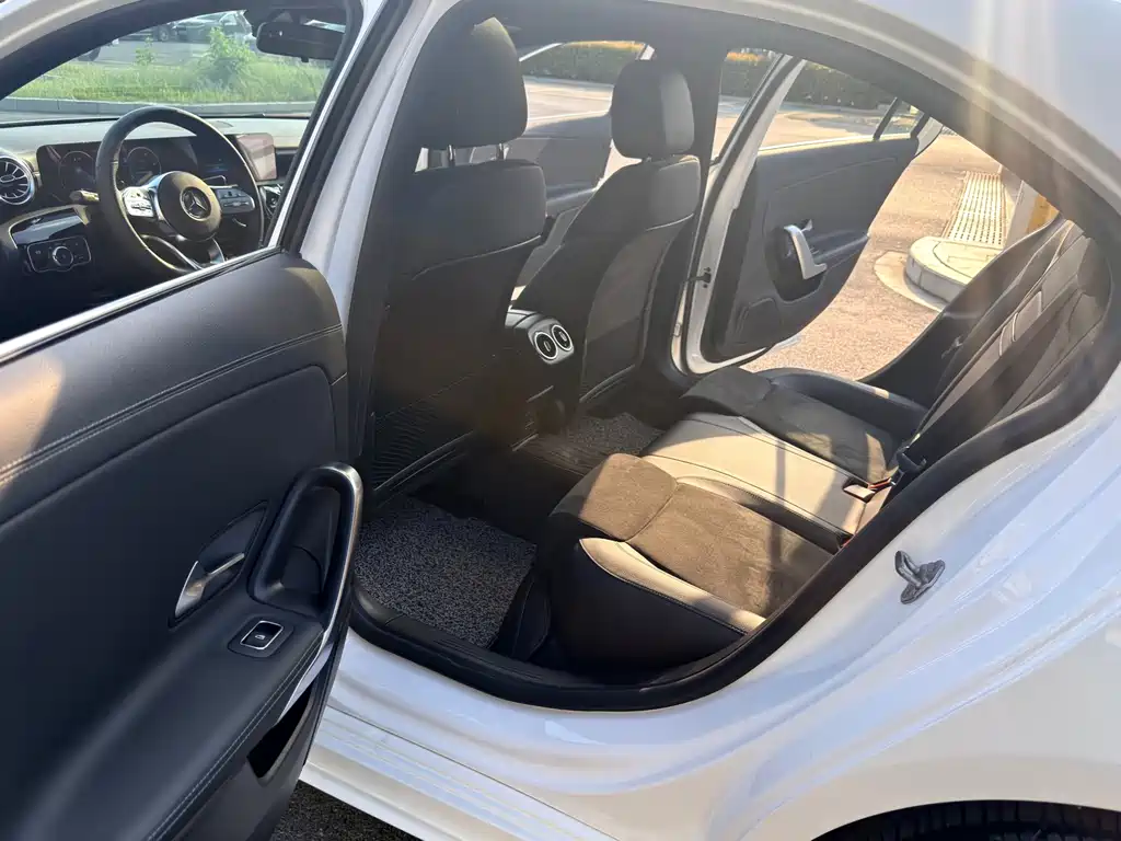 Mercedes-Benz A-Class — миниатюра 16