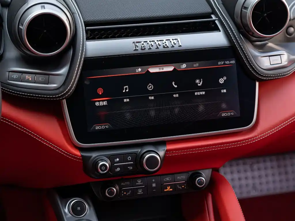 Ferrari GTC4Lusso — миниатюра 13