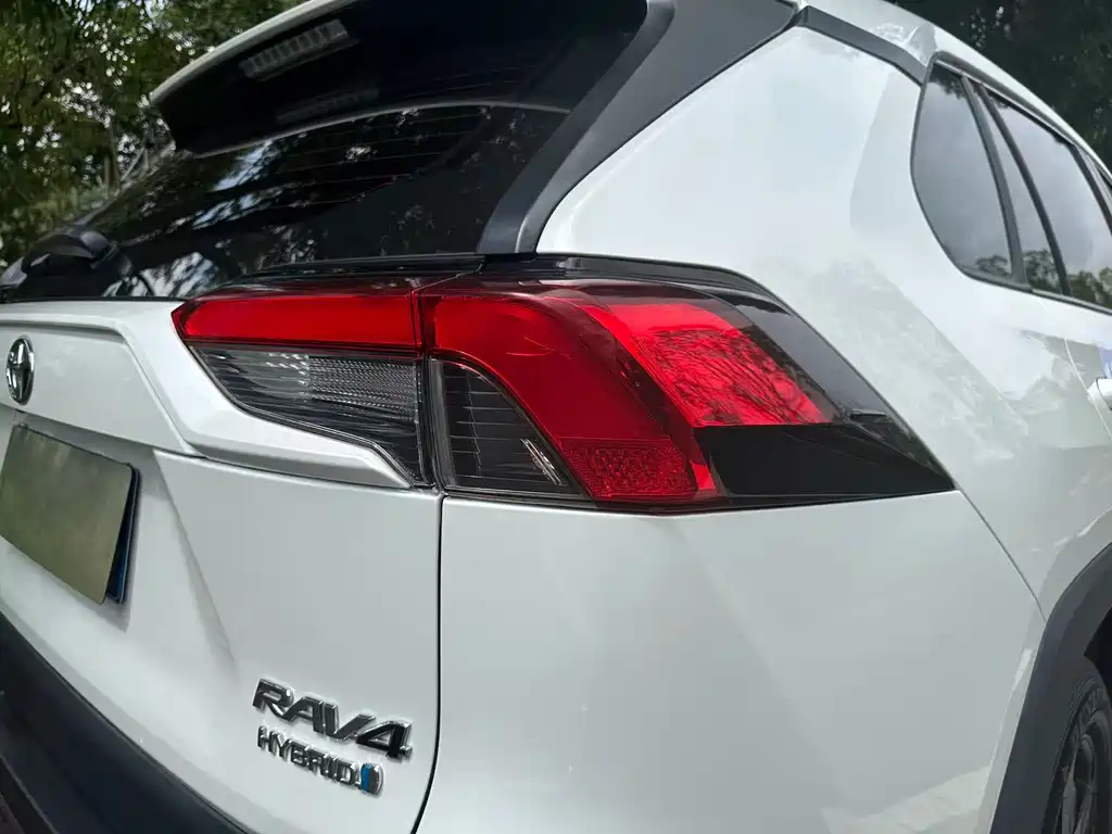 Toyota RAV4 — миниатюра 20