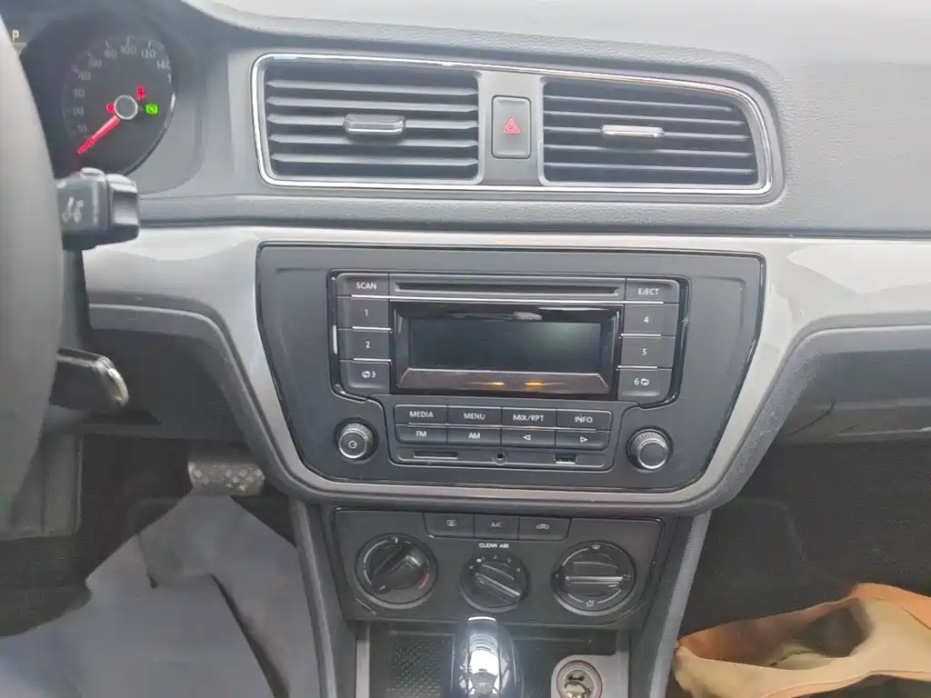 Volkswagen Lavida — миниатюра 9