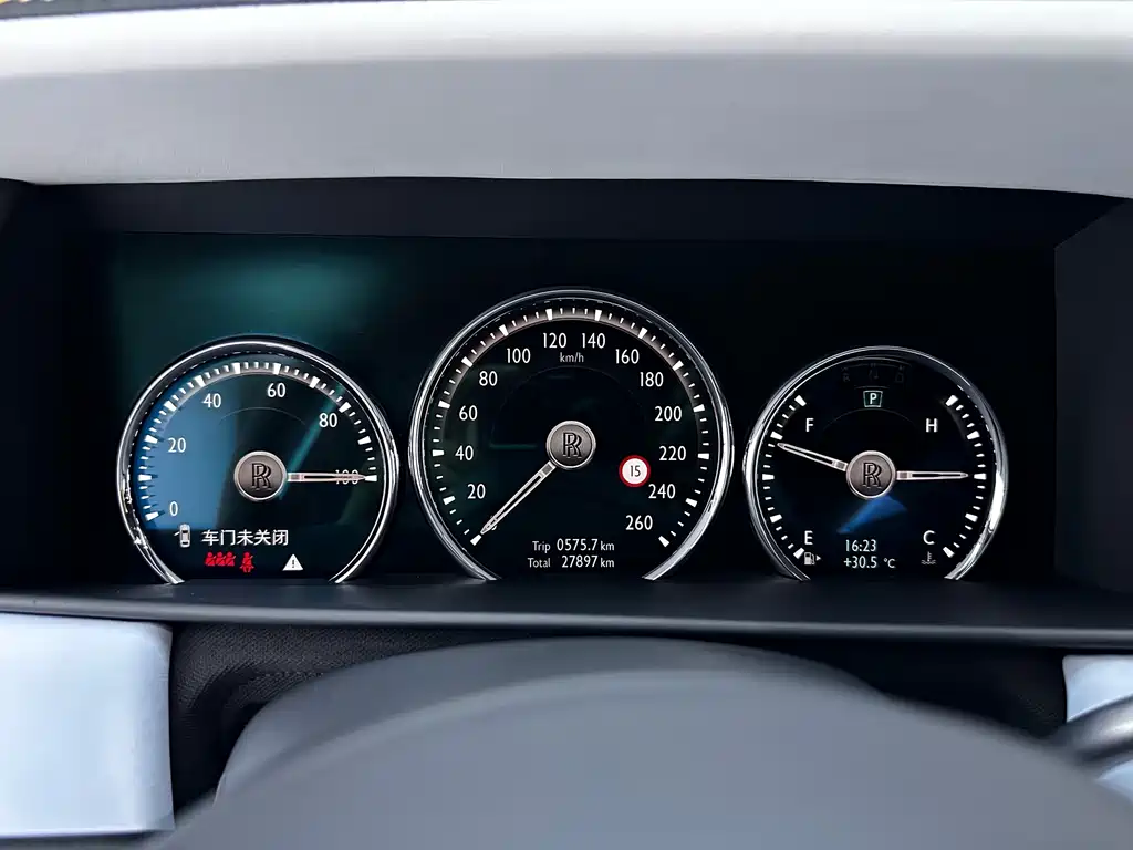 Rolls-Royce Cullinan — миниатюра 19