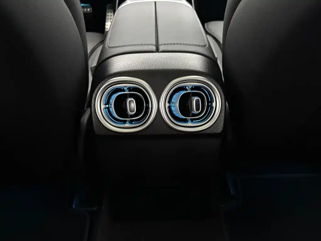 Mercedes-Benz C-Class New Energy — миниатюра 21