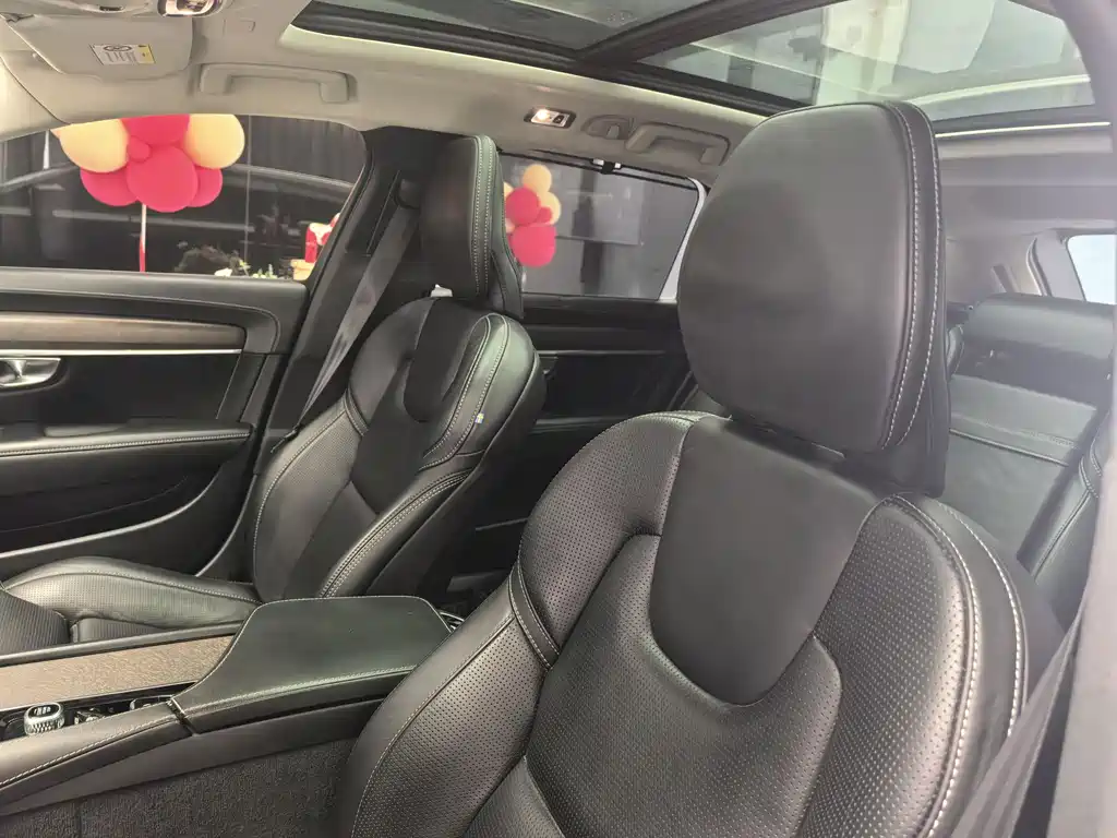 Volvo V90 2017 Cross Country T5 AWD