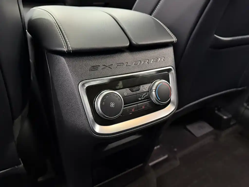 Ford Explorer — миниатюра 11