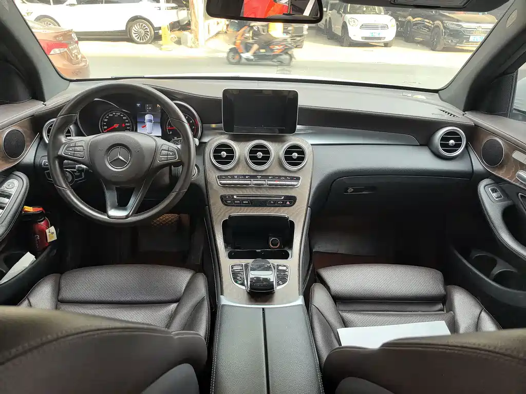 Mercedes-Benz GLC — миниатюра 8