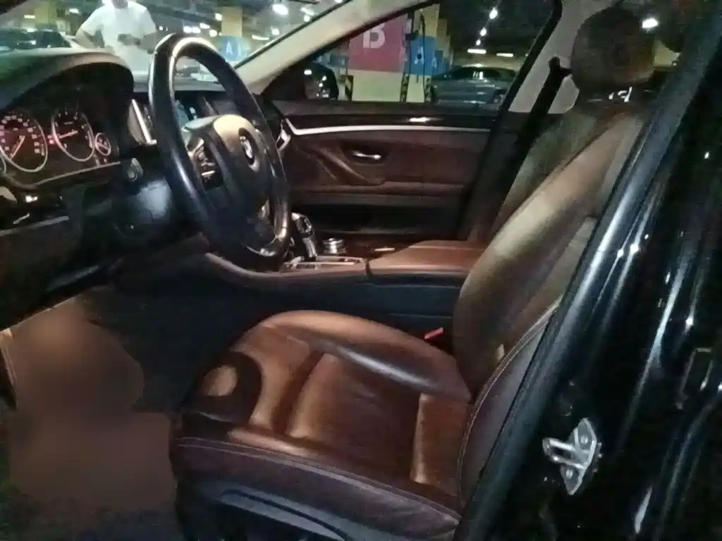 BMW 5 Series — миниатюра 8