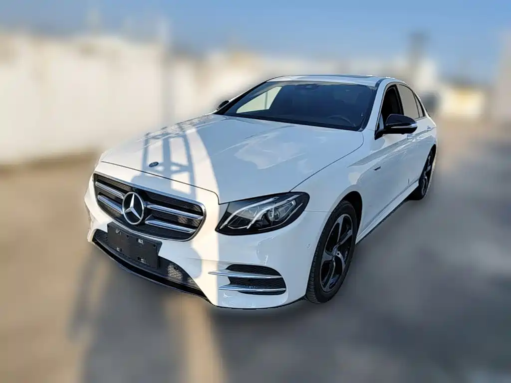 Mercedes-Benz E-Class — миниатюра 3