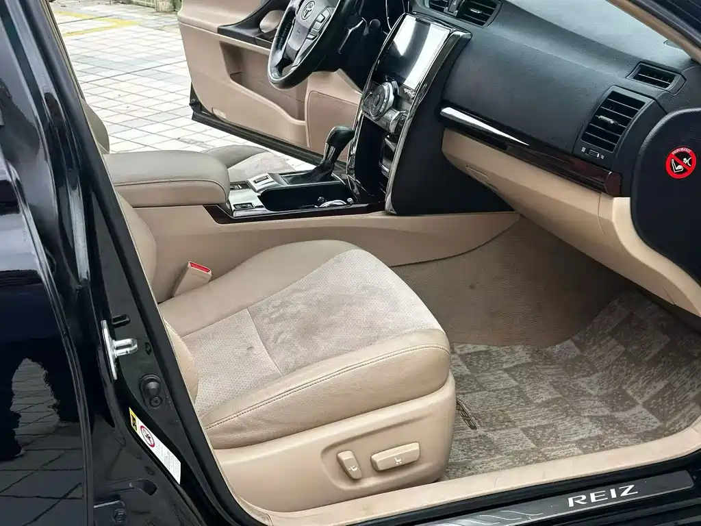 Toyota Reiz — миниатюра 3