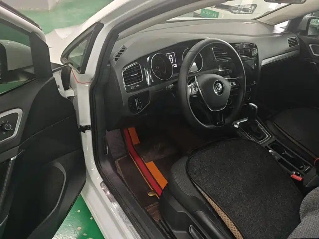 Volkswagen Golf — миниатюра 12
