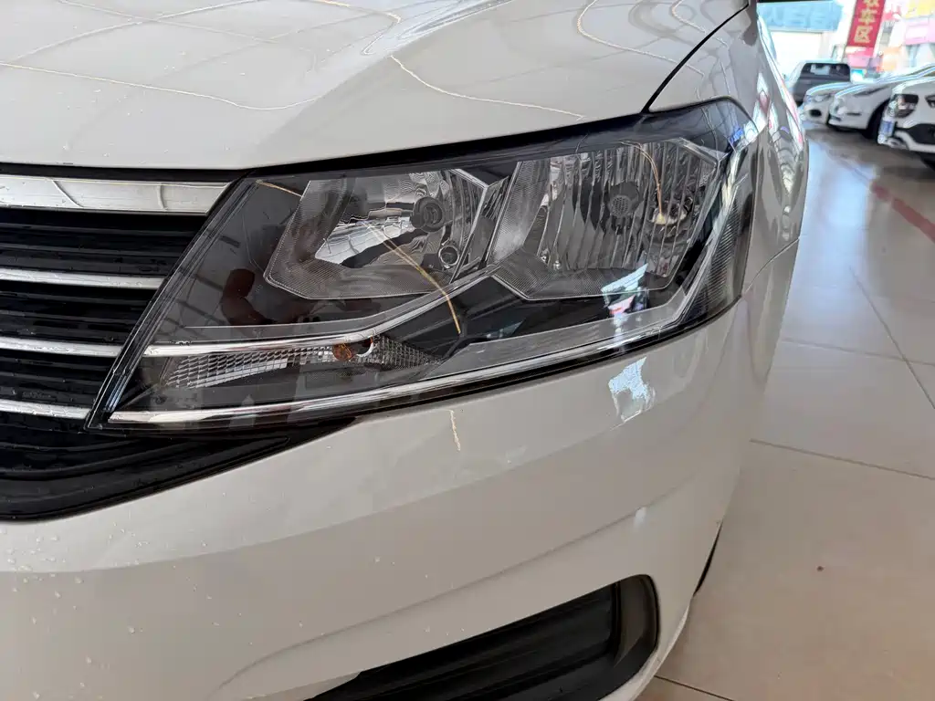 Volkswagen Lavida — миниатюра 5