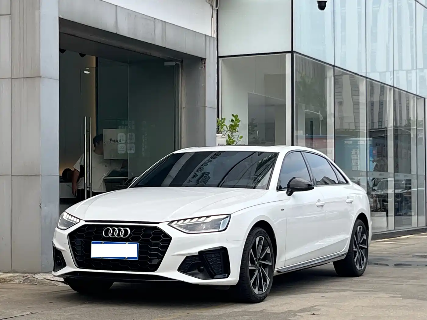 奥迪A4L 2023款 40 TFSI 豪华动感型 2023