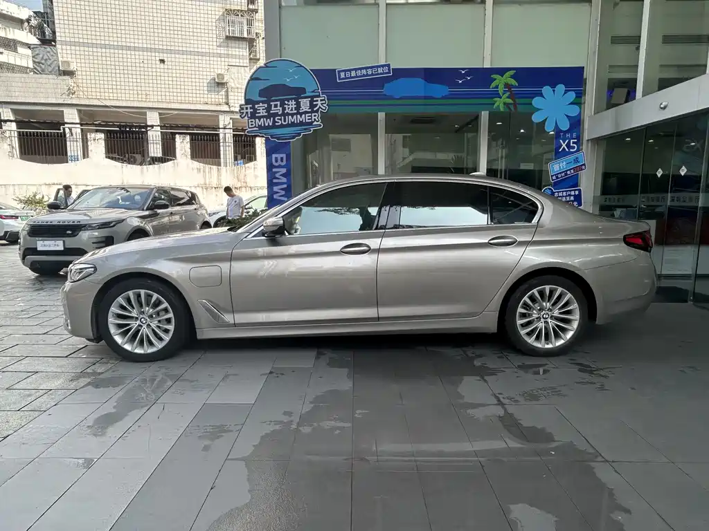 BMW 5 Series New Energy — миниатюра 3