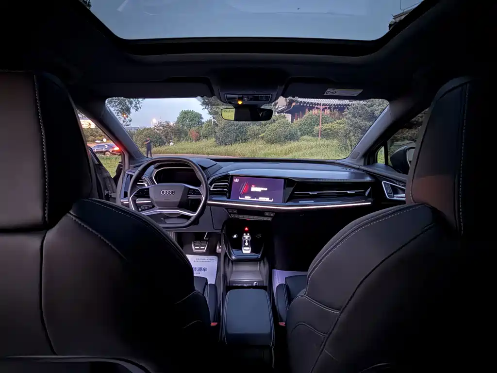 Audi Q4 e-tron — миниатюра 7