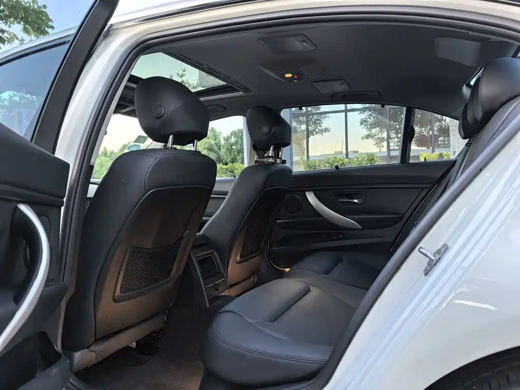BMW 3 Series — миниатюра 15