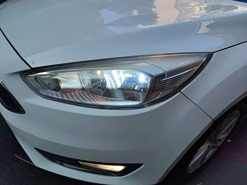 Ford Focus — миниатюра 24