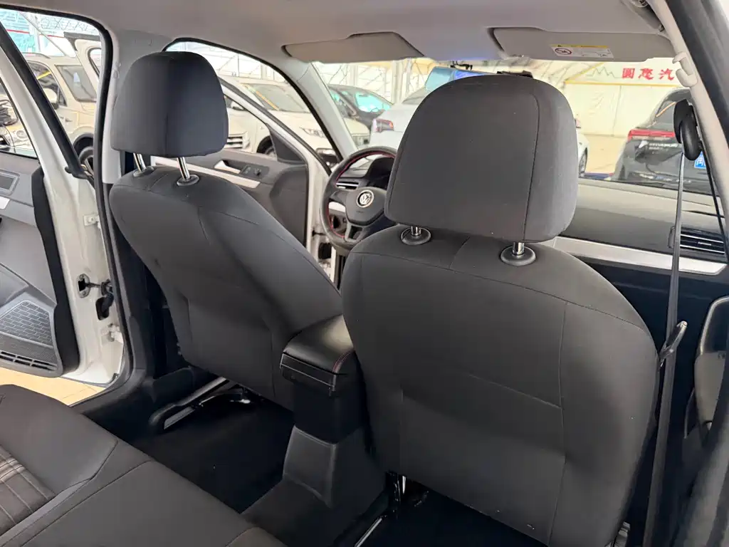 Volkswagen Lavida — миниатюра 23