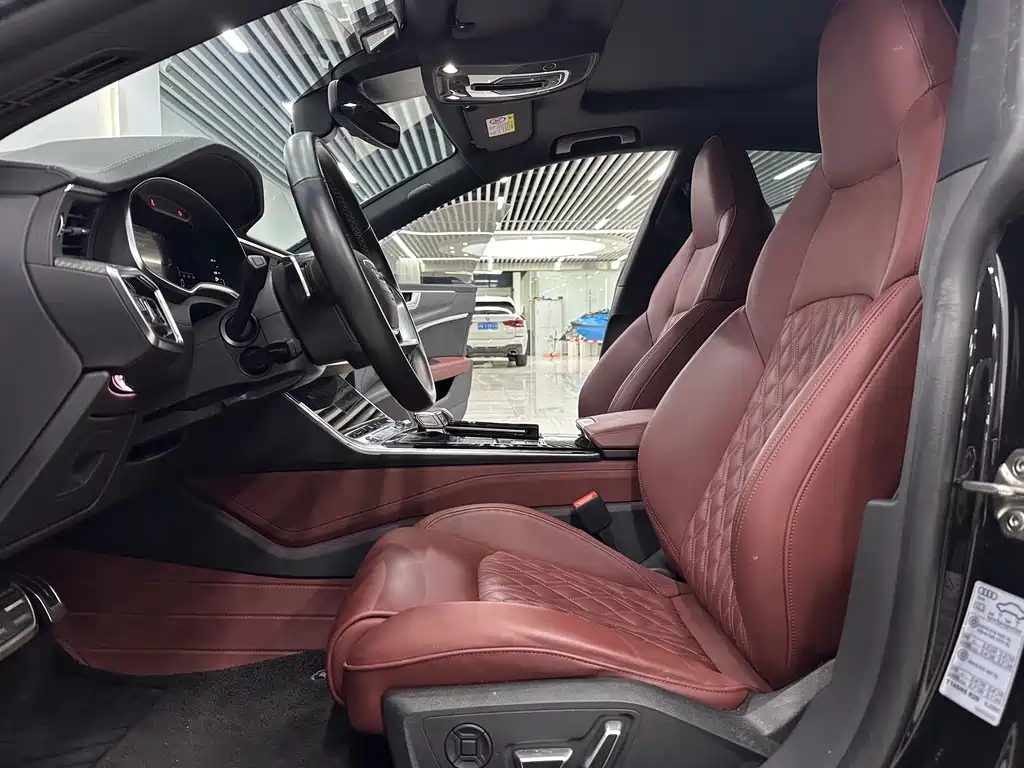 Audi A7L 2024 45 TFSI quattro S-line