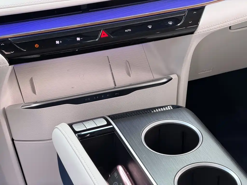 BUICK GL8 NEW ENERGY