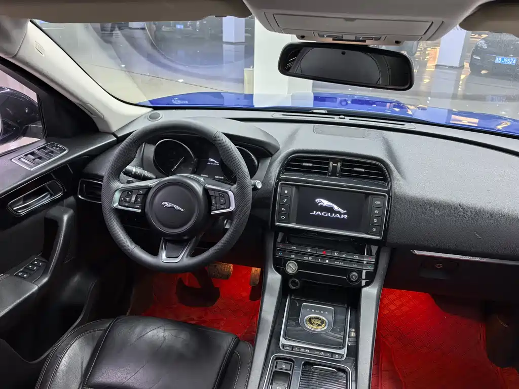 Jaguar F-Pace — фотографии объявления, Фото 12