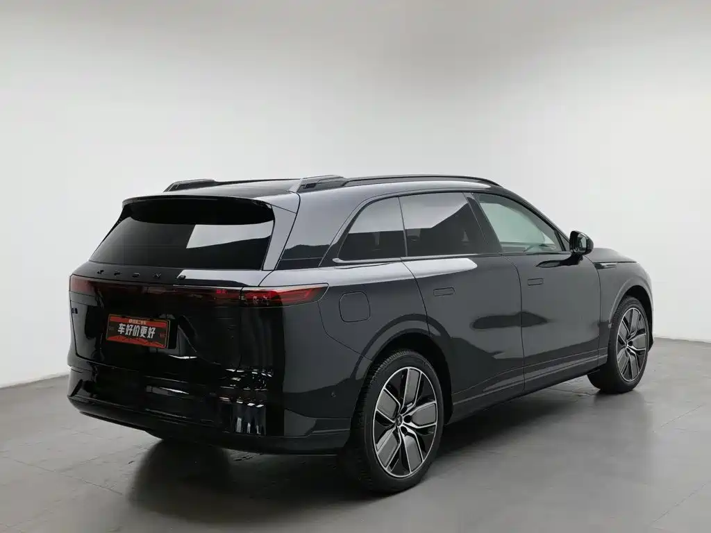 XPeng G9 — миниатюра 2