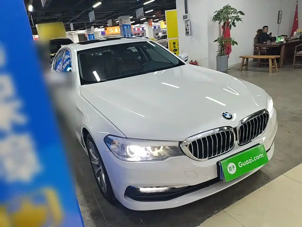 BMW 5 Series — миниатюра 4