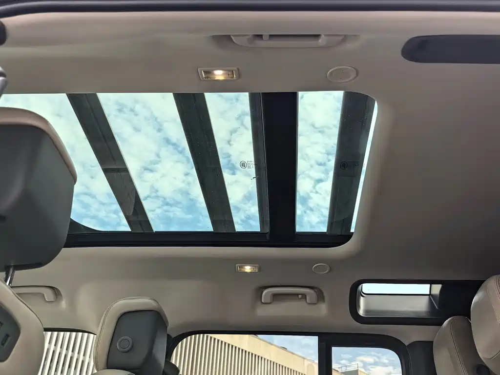 Land Rover Defender — миниатюра 14