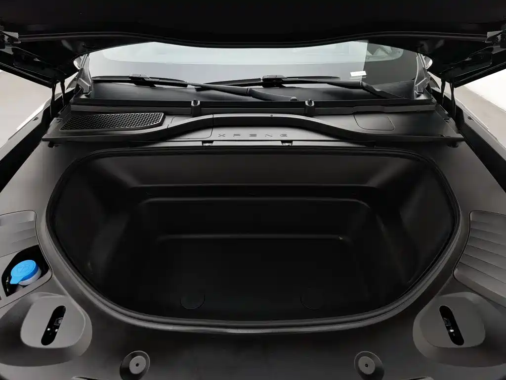 XPeng G9 — миниатюра 6